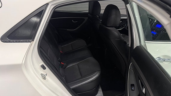 Hyundai i30 14 of 27