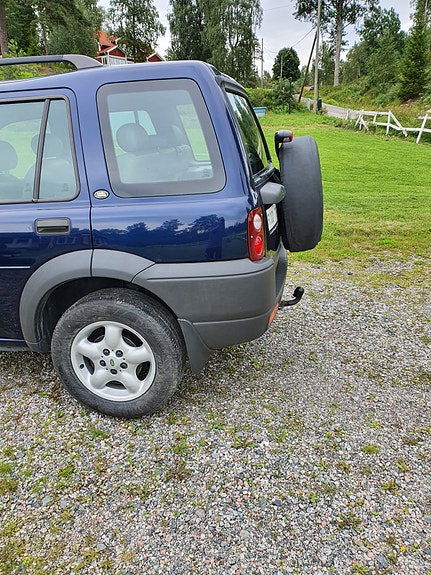 Land Rover Freelander 2 of 6