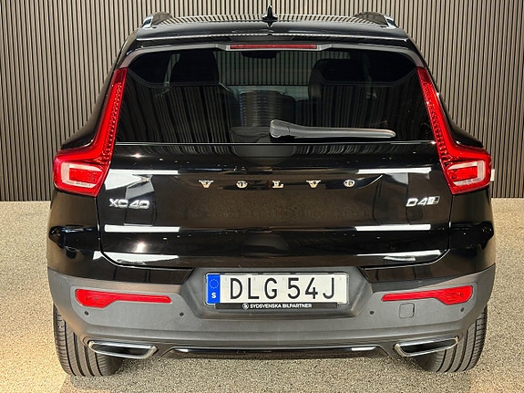Volvo XC40 5 of 19