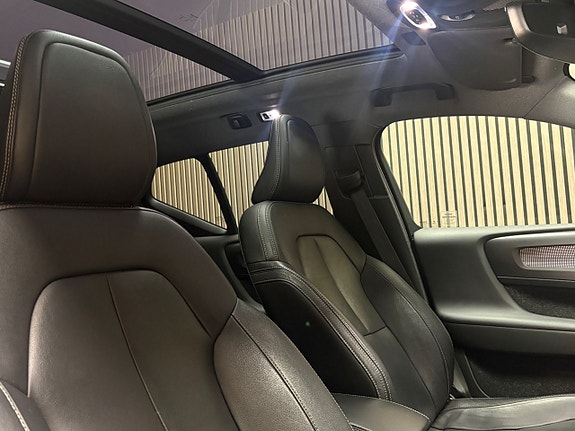 Volvo XC40 14 of 19