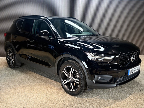Volvo XC40 3 of 19