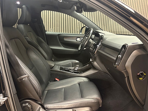 Volvo XC40 13 of 19