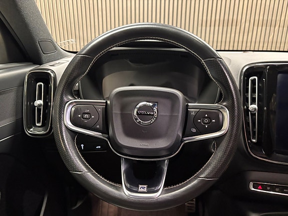 Volvo XC40 11 of 19