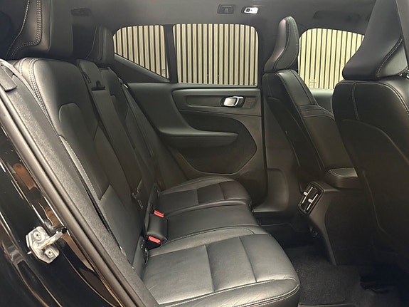 Volvo XC40 15 of 19
