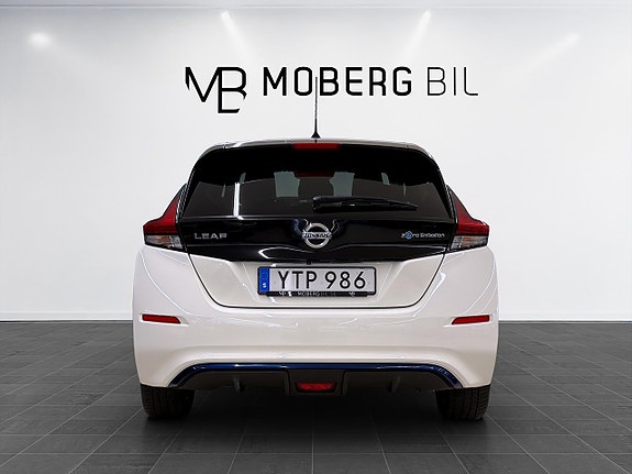 Nissan Leaf 6 of 17