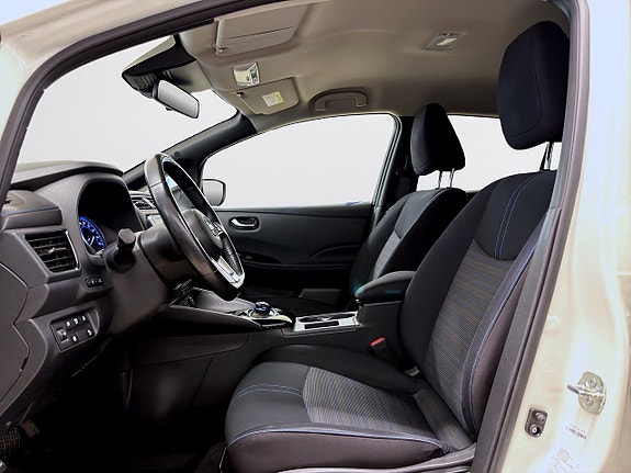 Nissan Leaf 8 of 17