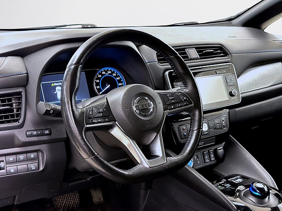 Nissan Leaf 9 of 17