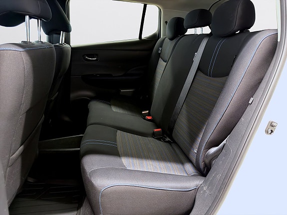 Nissan Leaf 10 of 17