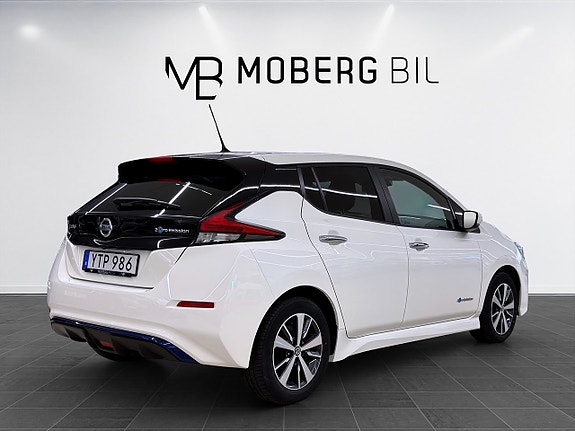 Nissan Leaf 5 of 17