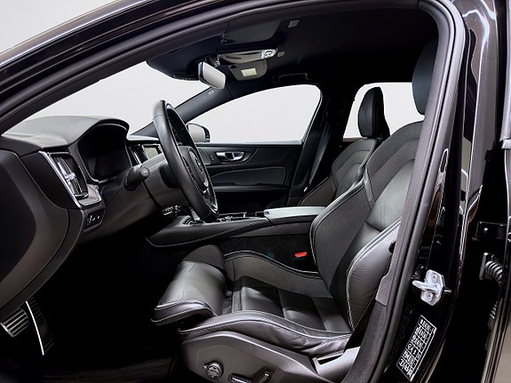Volvo V60 8 of 23