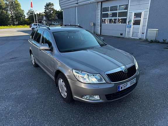 Skoda Octavia 2 of 8