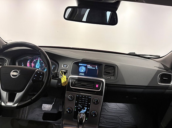 Volvo V60 13 of 14