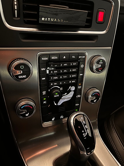 Volvo V60 14 of 22