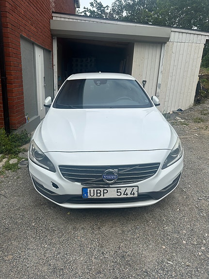 Volvo S60 2 of 2