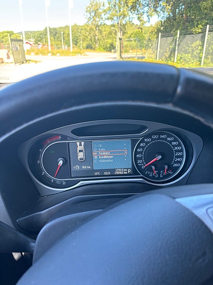 Ford Mondeo 9 of 11