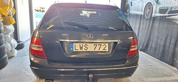 Mercedes-Benz C220 5 of 13