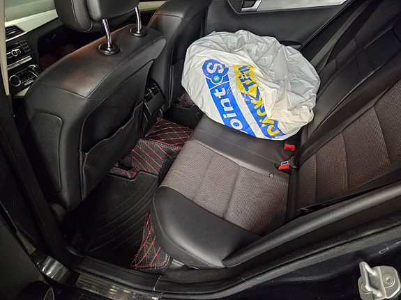 Mercedes-Benz C220 15 of 19