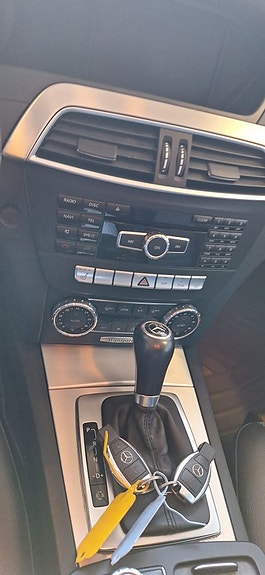 Mercedes-Benz C220 7 of 13