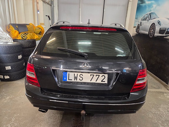 Mercedes-Benz C220 10 of 19