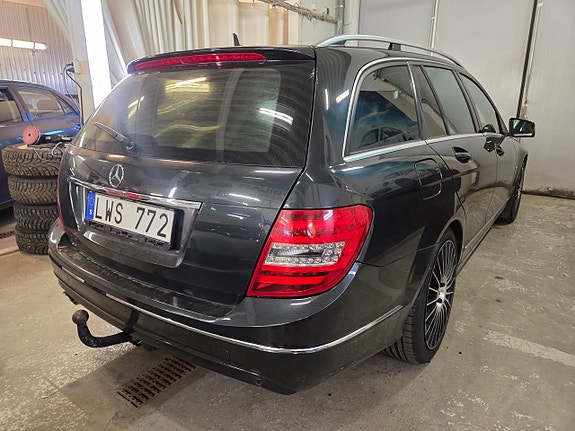 Mercedes-Benz C220 11 of 19