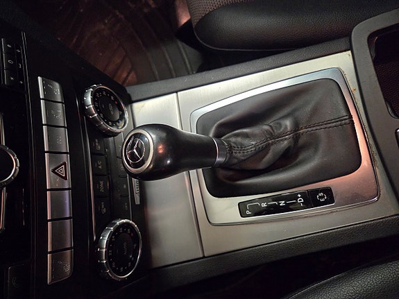 Mercedes-Benz C220 13 of 19