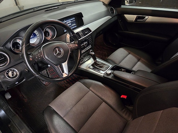 Mercedes-Benz C220 12 of 19