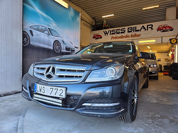 Mercedes-Benz C220 2 of 19