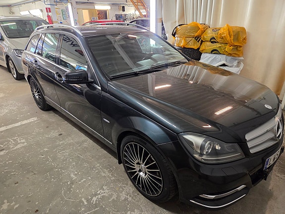 Mercedes-Benz C220 5 of 19