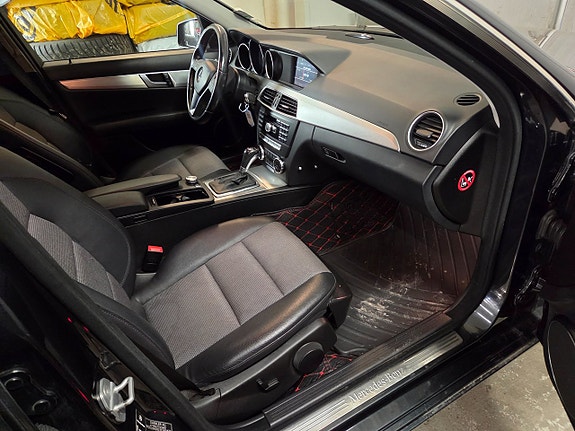 Mercedes-Benz C220 16 of 19