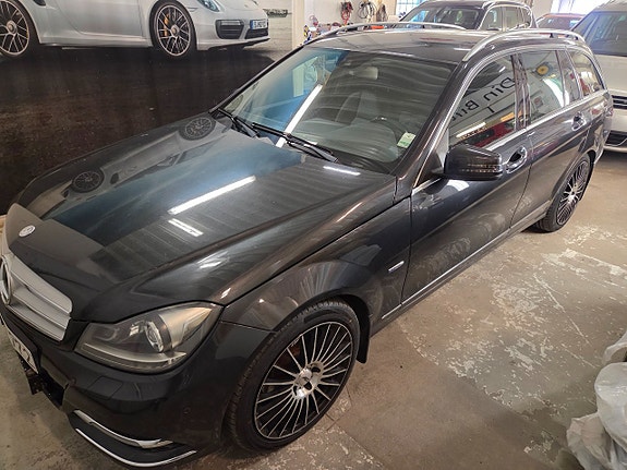 Mercedes-Benz C220 6 of 19