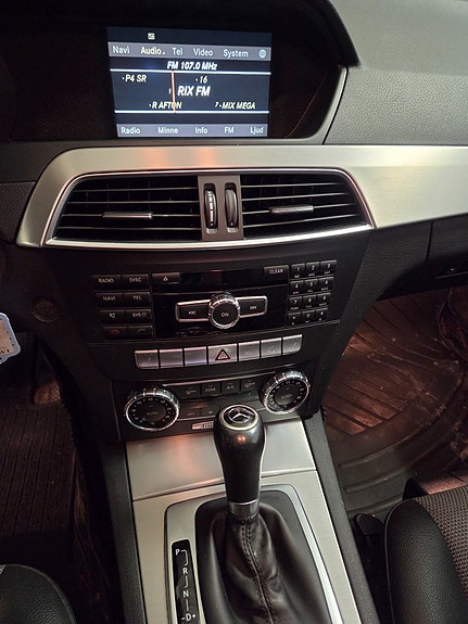 Mercedes-Benz C220 14 of 19