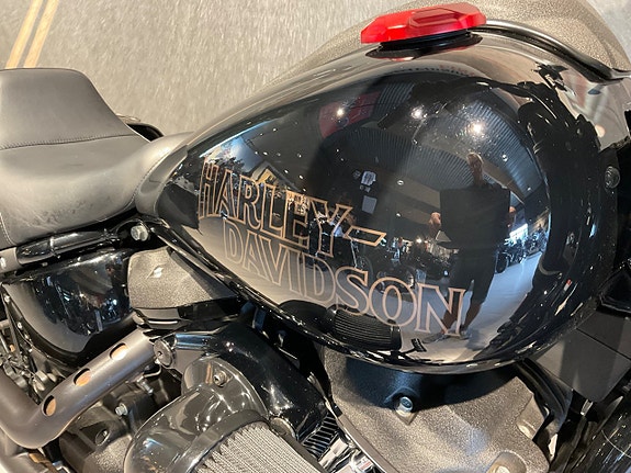 Harley-Davidson Lowrider S 4 of 13