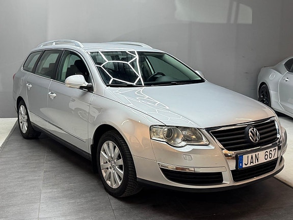 Volkswagen Passat 2 of 15