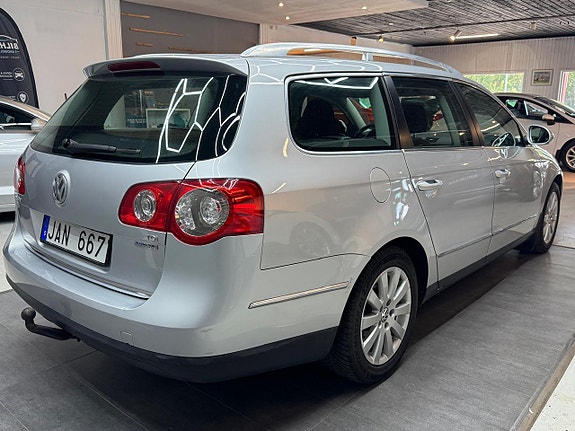 Volkswagen Passat 5 of 15