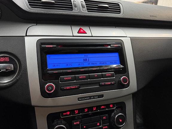 Volkswagen Passat 11 of 15