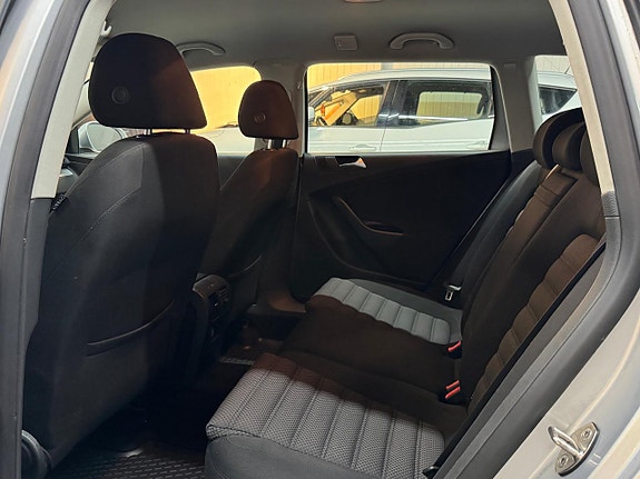 Volkswagen Passat 15 of 15