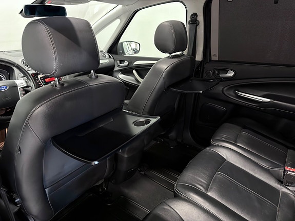 Ford S-MAX 27 of 29