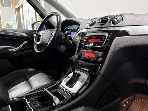 Ford S-MAX 22 of 29