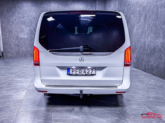 Mercedes-Benz V220 6 of 29