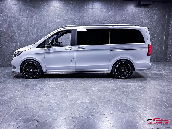 Mercedes-Benz V220 4 of 29