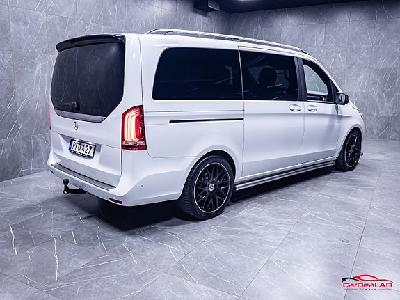 Mercedes-Benz V220 7 of 29
