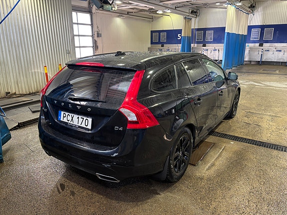 Volvo V60 4 of 5