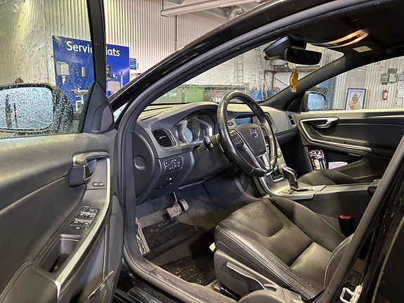 Volvo V60 5 of 5