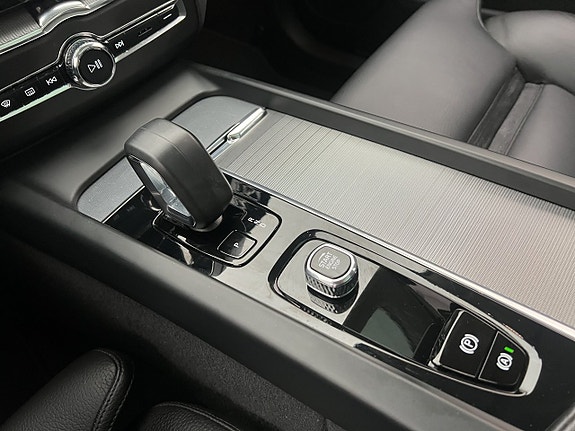 Volvo XC60 25 of 30