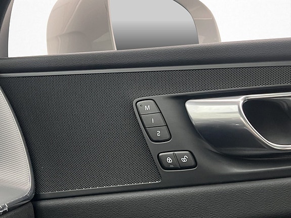 Volvo XC60 28 of 30
