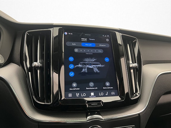 Volvo XC60 21 of 30