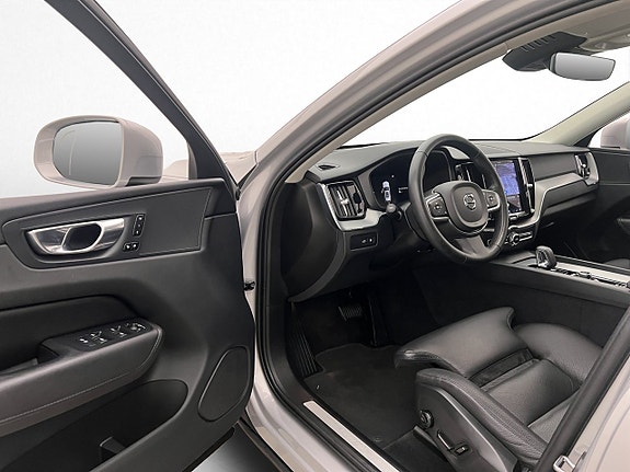 Volvo XC60 10 of 30