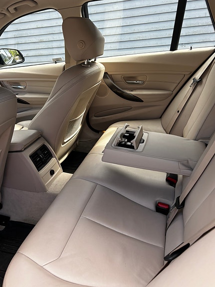 BMW 320d 11 of 12