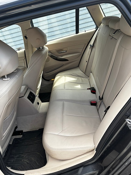 BMW 320d 12 of 12