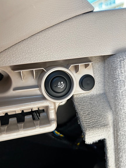 BMW 320d 6 of 12